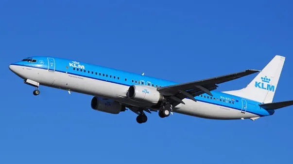Pilotul unui avion care zbura din Olanda spre China, înjunghiat de un pasager