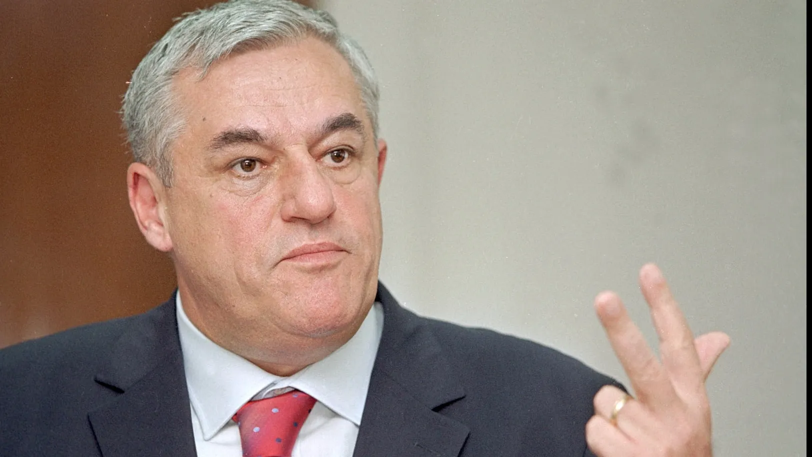 ANRE plătește chirie o jumătate de milion de euro pe an! Banii se duc la firma fostului ministru Dan Ioan Popescu