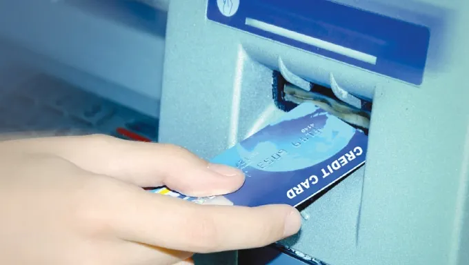 Băncile, hoţie la drumul mare. TOPUL celor mai mari COMISIOANE