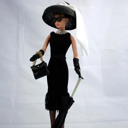 Audrey Hepburn - cea mai frumoasă femeie din ultimii 50 de ani