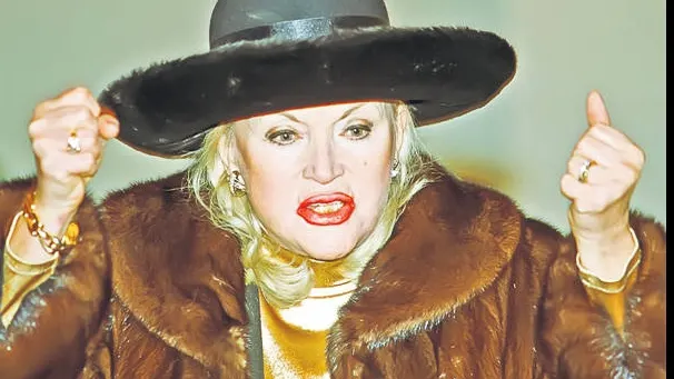 Zina Dumitrescu, la azilul de bătrâni
