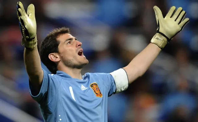 Ce a făcut Iker Casillas pe bancă, în timpul meciul Espanyol- Real Madrid, 1-4