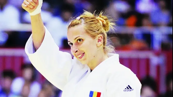 Judo: Alina Dumitru a fost profesoară de sport pentru elevii bucureșteni