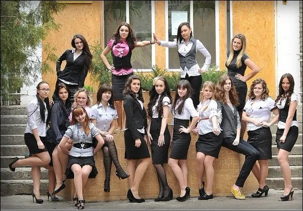 Ai observat? Una dintre fetele din FOTO ascunde un DEFECT INCREDIBIL. VEZI ce o face UNICĂ