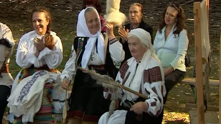  MUZEUL VIU: Casele muzeului satului bucovinean Horodnic de Sus vor fi locuite de angajați 
