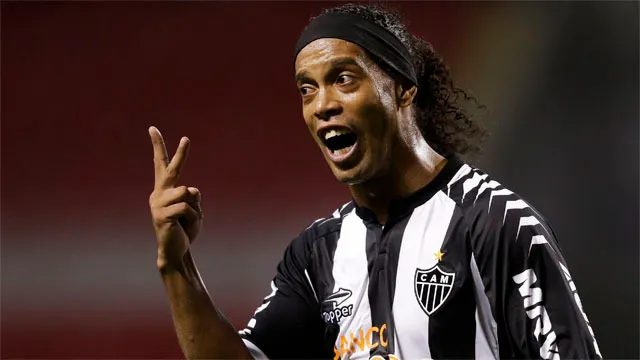 Revenire spectaculoasă a lui Ronaldinho în fotbalul mare