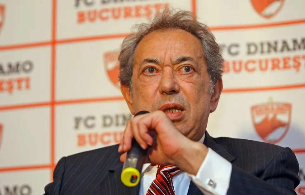 Nicolae Badea, luat la țintă de fanii lui Dinamo!