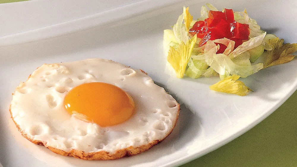 Ce e mai sanatos: oul intreg sau doar albusul? Afla ce spun nutritionistii