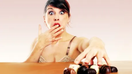 Ciocolata neagră te face mai frumoasă şi mai sănătoasă. Află detaliile!