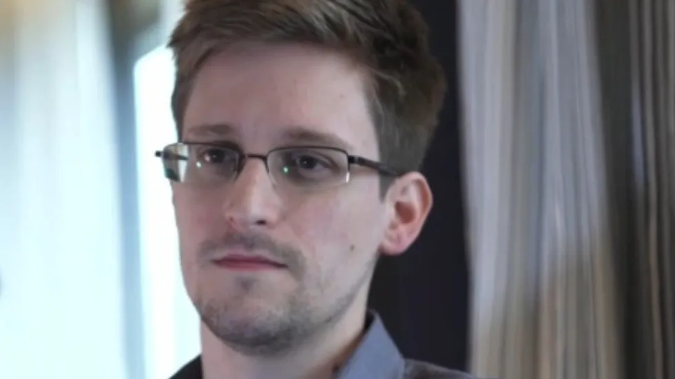 Serviciile secrete ruseşti i-au ordonat Annei Chapman să-l seducă pe Edward Snowden