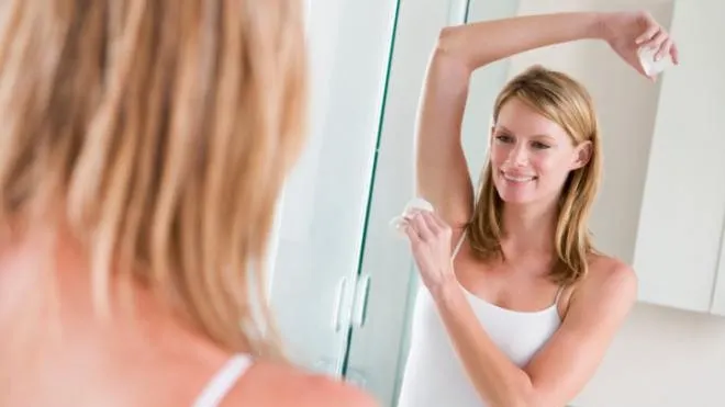 Deodorant natural? Iată cum îl poţi prepara la tine acasă!