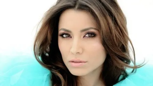Lili Sandu, perfectă la TV şi în reviste. Cum arată vedeta nemachiată?