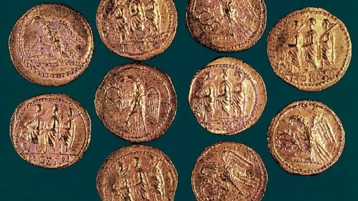 27 de monede de aur dacice de tip Koson, recuperate din Italia, aduse în România