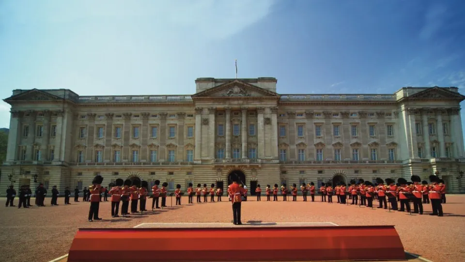Președintele Iohannis va fi primit de Regina Marii Britanii, la Palatul Buckingham