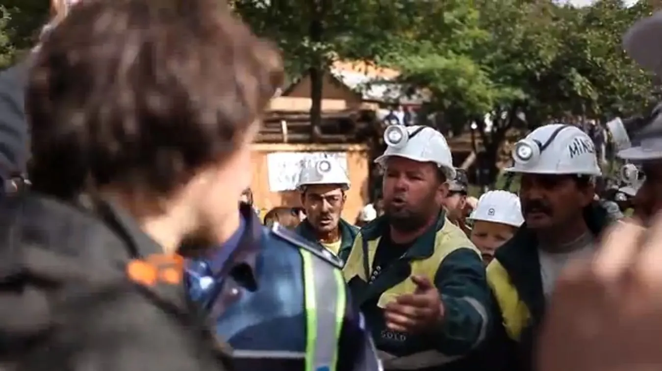 Minerii din Valea Jiului PROTESTEAZĂ la sediul Complexului Energetic. Update