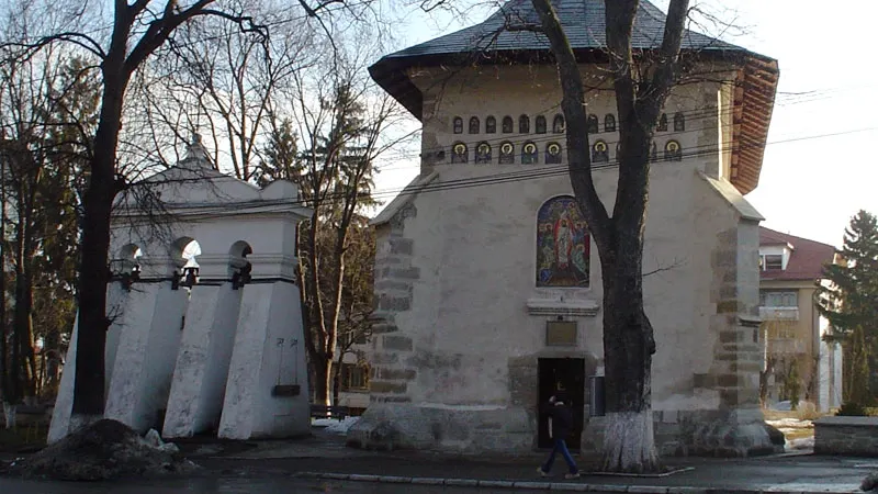 Doi preoţi s-au luat la bătaie, în biserică, din cauza unor bani strânşi pentru reparaţii