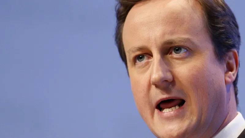 David Cameron avertizează că se va opune "până la capăt" numirii lui Jean-Claude Juncker la şefia CE