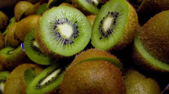Lucrul pe care nu l-ai ştiut niciodată: legume şi fructe care trebuie mâncate cu tot cu coajă