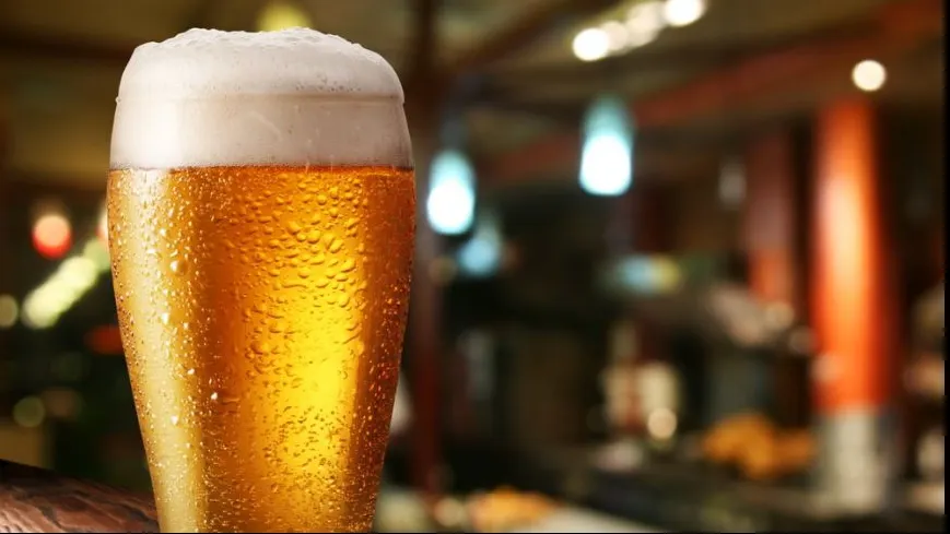 Alcoolicii din Amsterdam care fac curăţenie în oraş sunt recompensaţi