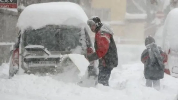 ALERTĂ METEO. COD ROŞU în 6 judeţe. VISCOLUL va dura minim 7 ore