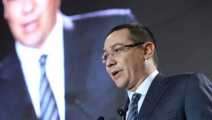 PONTA:Ar trebui să autentificăm legi la notariatul Ioanei Băsescu,să nu le mai blocheze preşedintele
