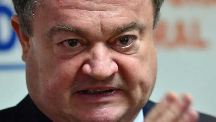 Blaga: USL va păţi cu revizuirea Constituţia ce a păţit şi cu modificarea la Codul Penal