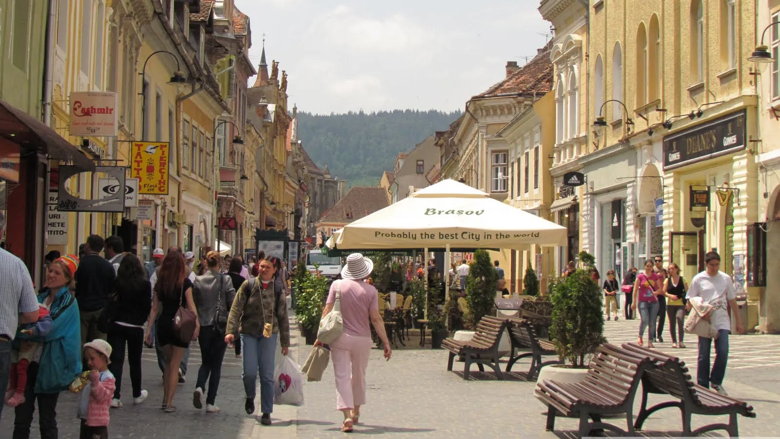 Din ce ţări au venit cei mai mulţi TURIŞTI STRĂINI şi câte zile au stat în România