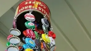 Creează clopoţei de vânt norocoşi din capace metalice