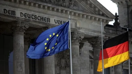 Germanii cred mai mult ca oricând în UE - sondaj