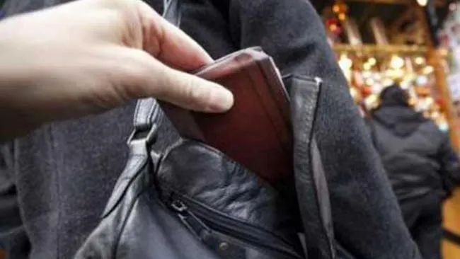 HOŢII DE IARNĂ GREA: au luat "cu asalt" mijloacele de transport şi staţiile
