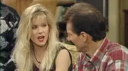 Cum arată Kelly BUNDY, la 43 de ani, după CANCER şi MASTECTOMIE