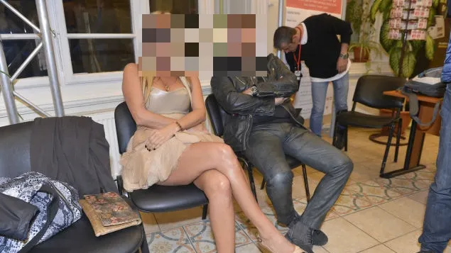 O VEDETĂ din România şi-a găsit IUBITUL în pat cu ALTĂ FEMEIE