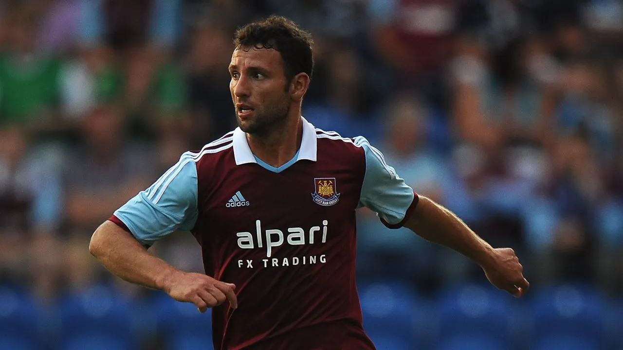 RAZVAN RAŢ. Clauza SURPRIZĂ din contractul lui RĂZVAN RAŢ cu West Ham United