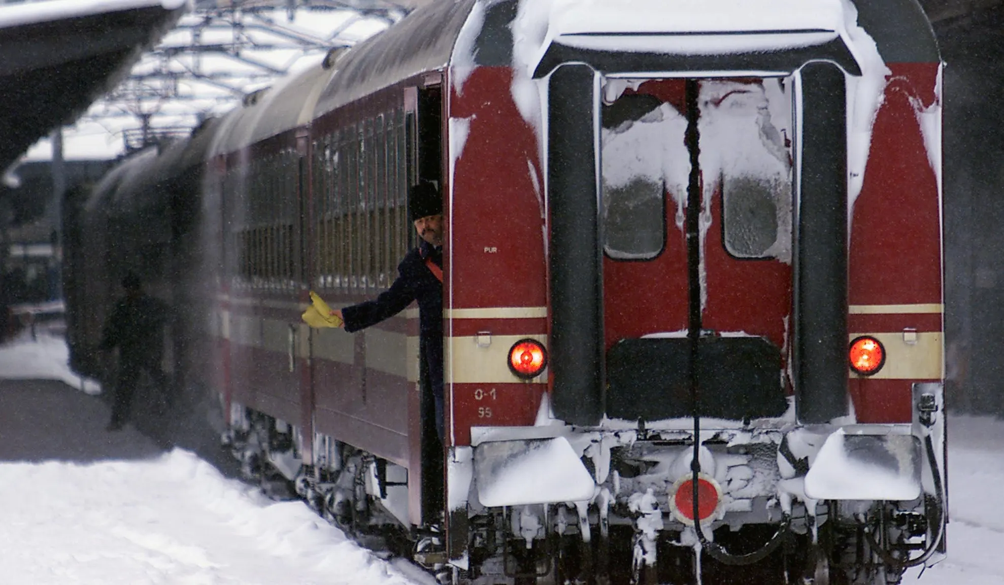 CFR Călători: Aproape 200 de trenuri ANULATE şi restricţii de trafic pe opt linii
