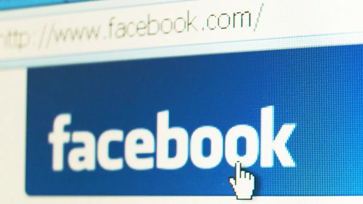 Bebeluș vândut pe Facebook pentru 380 de lei. "Tranzacția ar putea fi legală", spun judecătorii