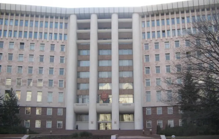 Parlamentul R. Moldova a ratificat un acord oficial în "limba moldovenească"