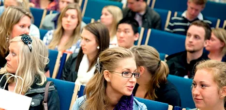 Cum poţi să studiezi GRATUIT în Danemarca sau Suedia