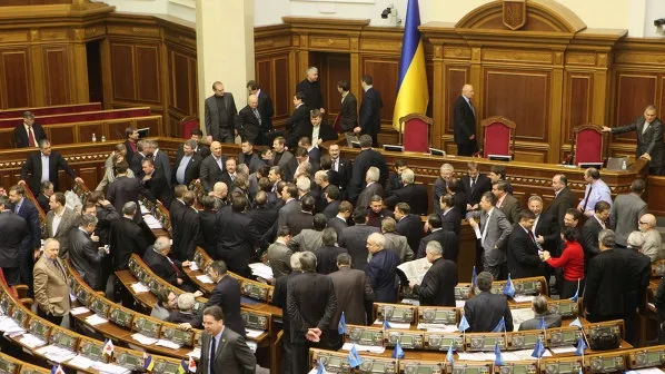 Parlamentul ucrainean dezbate luni o lege privind ieşirea din Comunitatea Statelor Independente