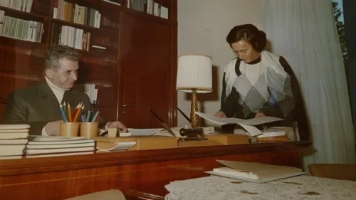 O poezie de NICOLAE CEAUŞESCU, scrisă cu mânuţa lui