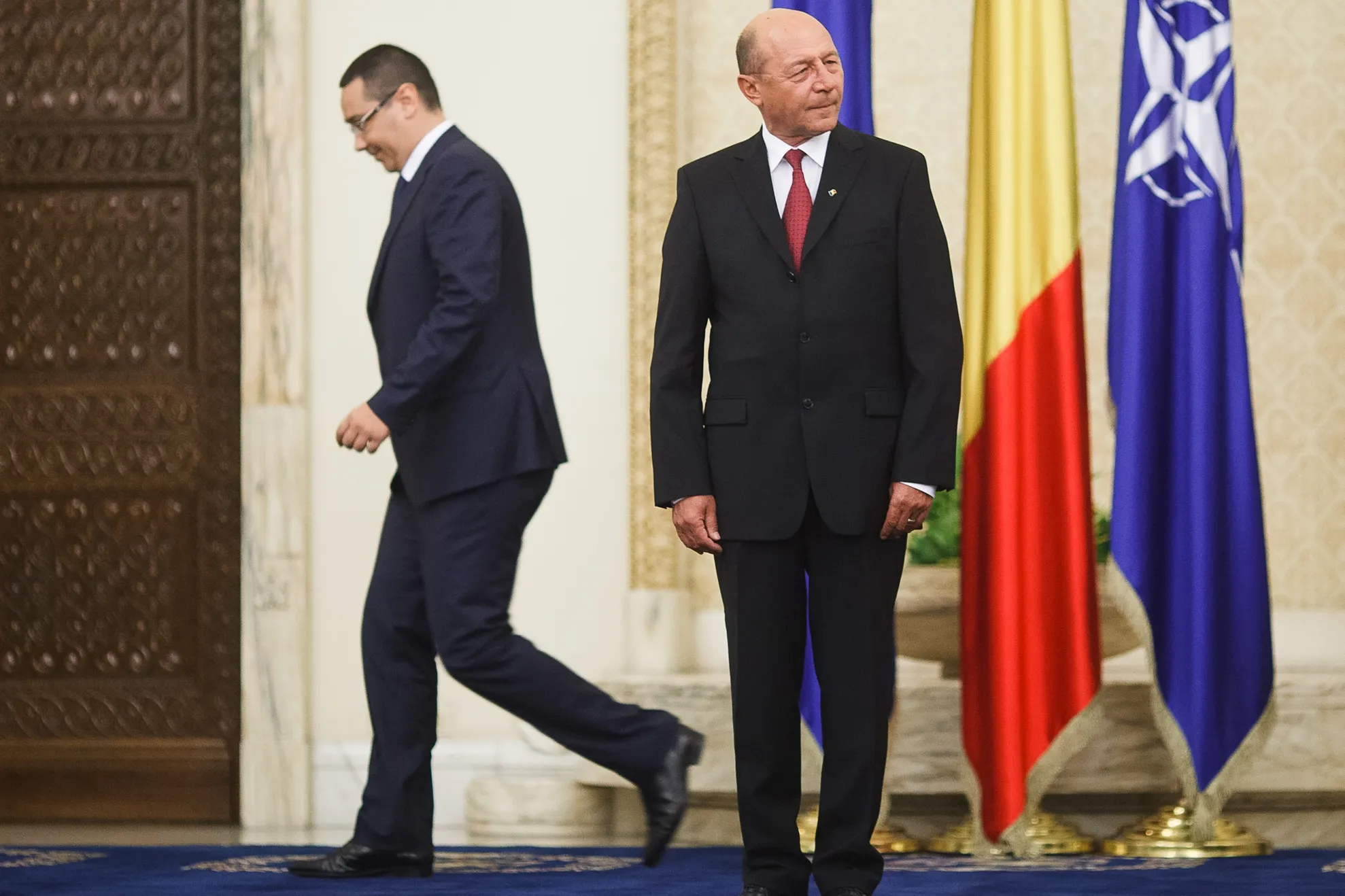 După tragedie, războiul. Ponta anunţă trecerea STS în subordinea MAI. Băsescu acuză Guvernul