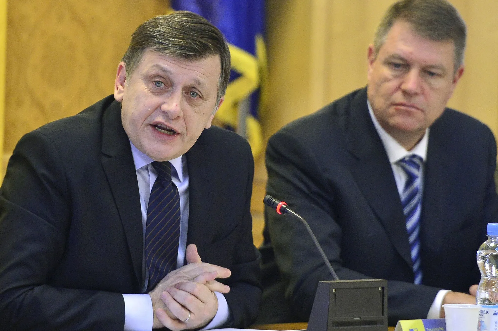 CRIN ANTONESCU: KLAUS IOHANNIS a făcut deja o alegere când a acceptat să fie vicepremier