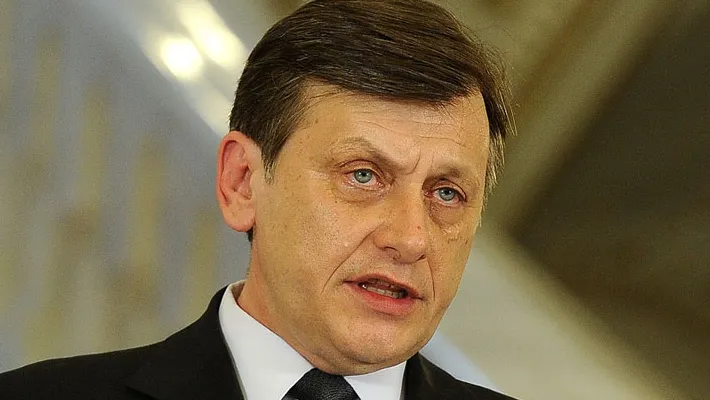 Antonescu:Dacă liberalii nu i-au spus lui Ponta că Geoană nu reprezintă un Guvern cu PNL, e vina lor