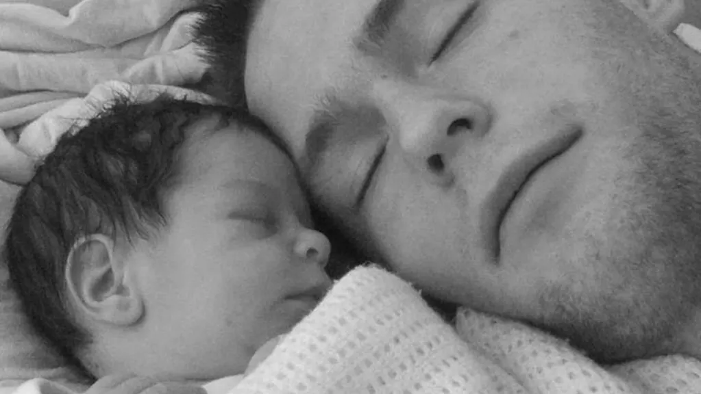 Fetiță sfâșiată mortal în somn de câinele familiei