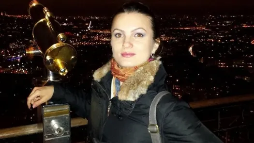 Povestea incredibilă a unei tinere de 22 de ani care FACE CONCURENŢĂ ŞOFERILOR DE TIR