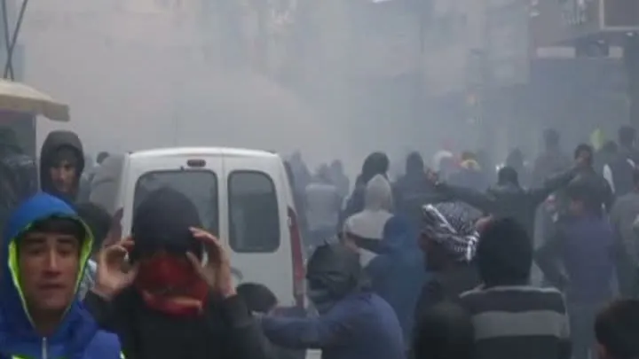 CIOCNIRI VIOLENTE în Turcia, între kurzi şi poliţie