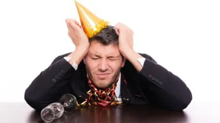 5 lucruri pe care să NU le mănânci atunci când eşti mahmur