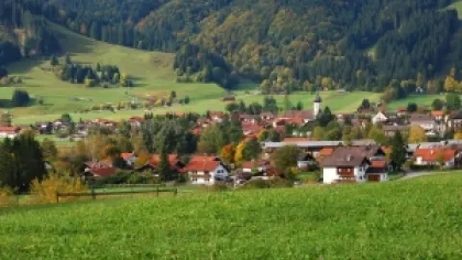 Dosarul privind retrocedările satului Nadăş. O parte a proprietăţilor familiei Colţeu, sub sechestru