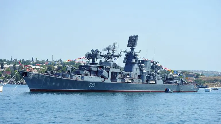 Rusia ar fi mobilizat nave şi trupe speciale pentru o posibilă intervenţie militară în Crimeea 