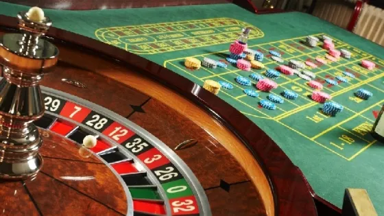 Angajatul unui cazinou din Filiași a jucat la ruletă banii încasaţi de la clienți. SURPRIZĂ după...