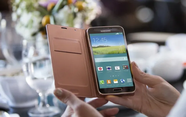 SAMSUNG GALAXY S5: Primele teste video cu noul SAMSUNG GALAXY S5